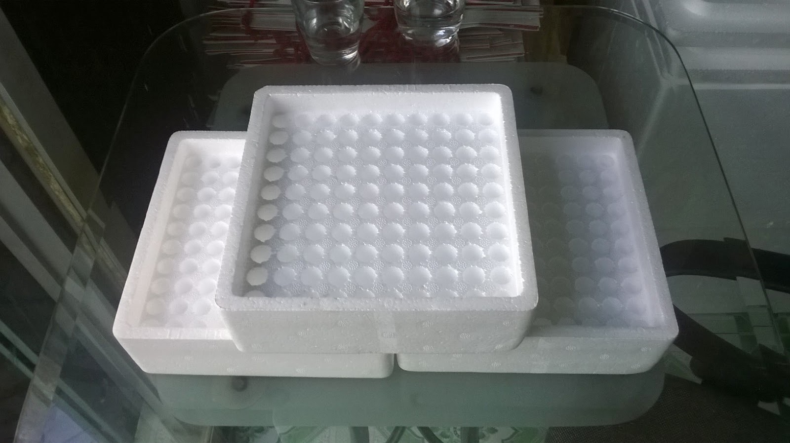 Bán khay xốp đựng vắc xin