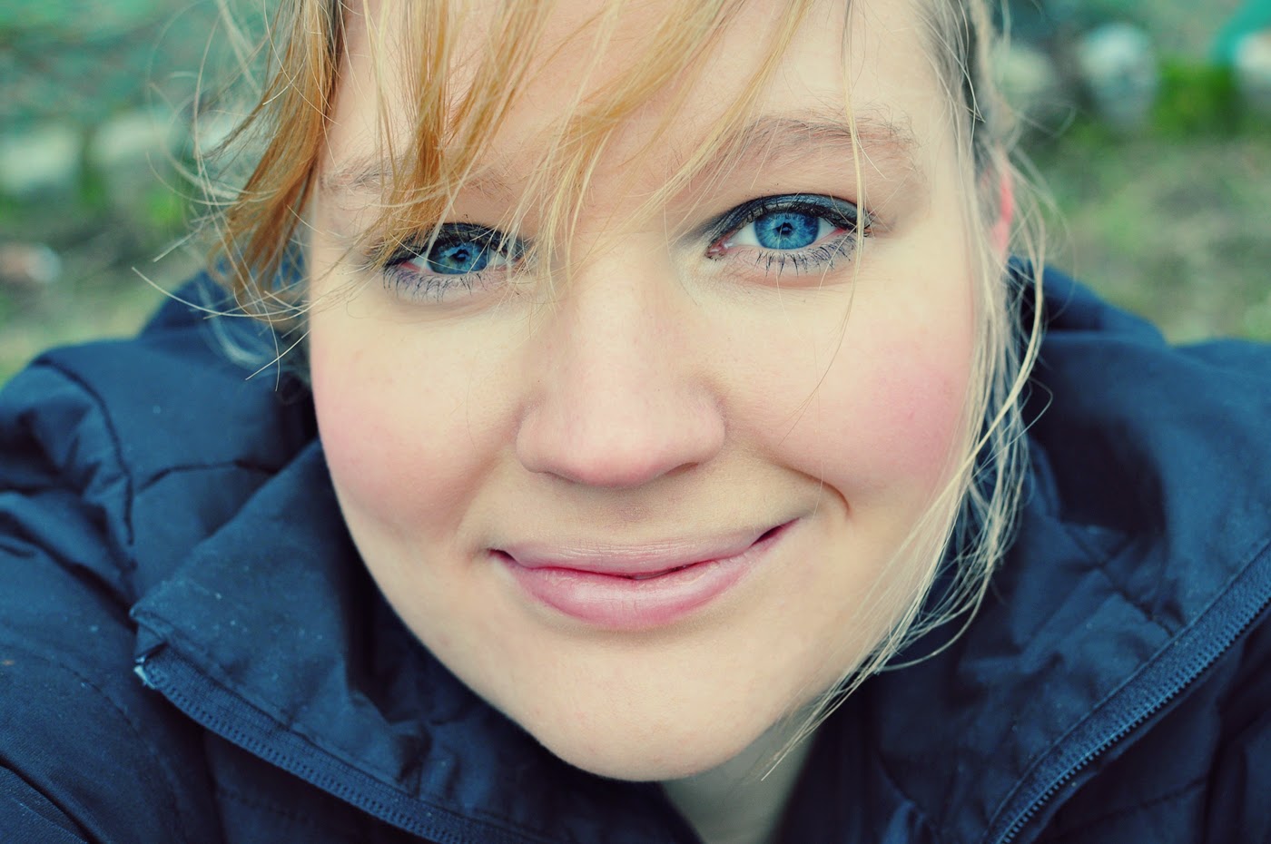 dobre-selfie_blondynka_niebieskie-oczy