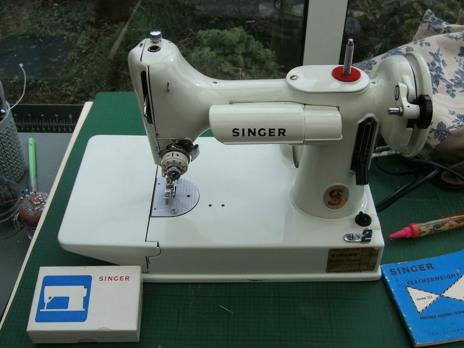 Granny S Button Box White Singer Featherweight 221k