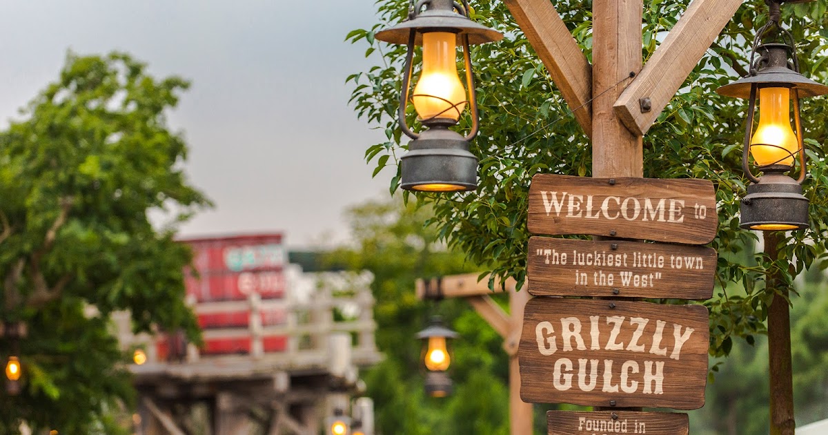 Disney Photoblography Around Grizzly Gulch