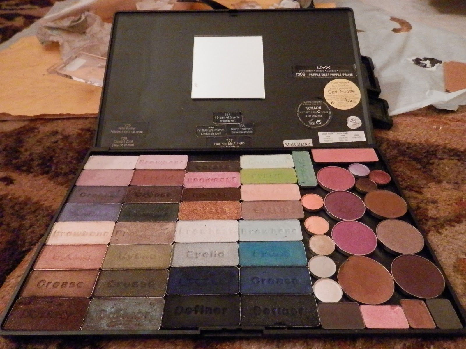 Beauty Madness DYI Making your own customized palette