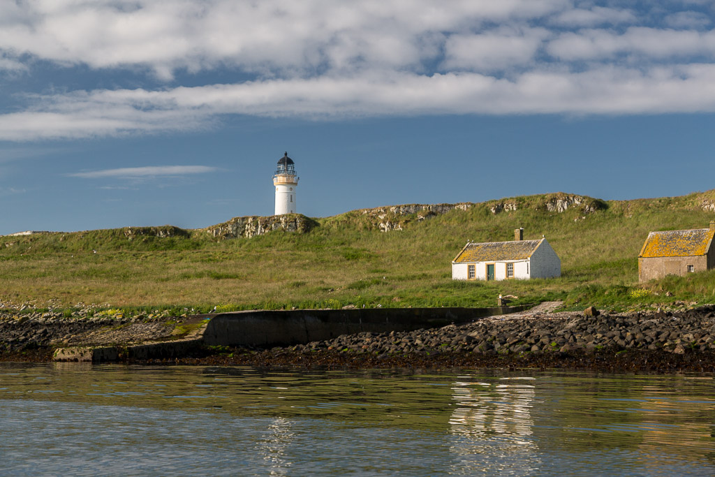 Sea kayaking with At the south end of Pladda "I
