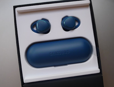 Samsung Gear IconX - Blue Packaging