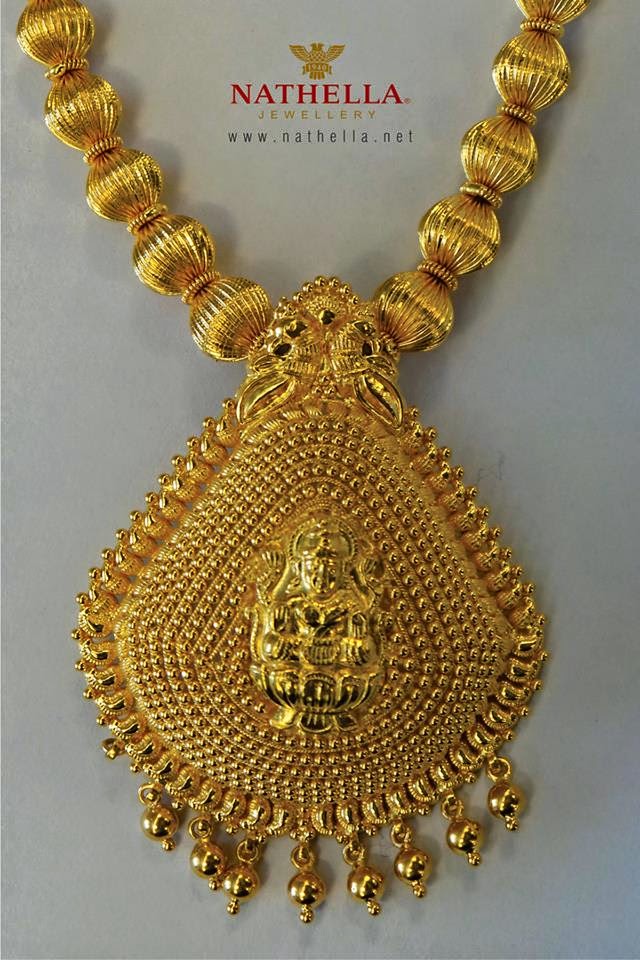 Indian Jewellery Designs: 22k Traditional gold necklace