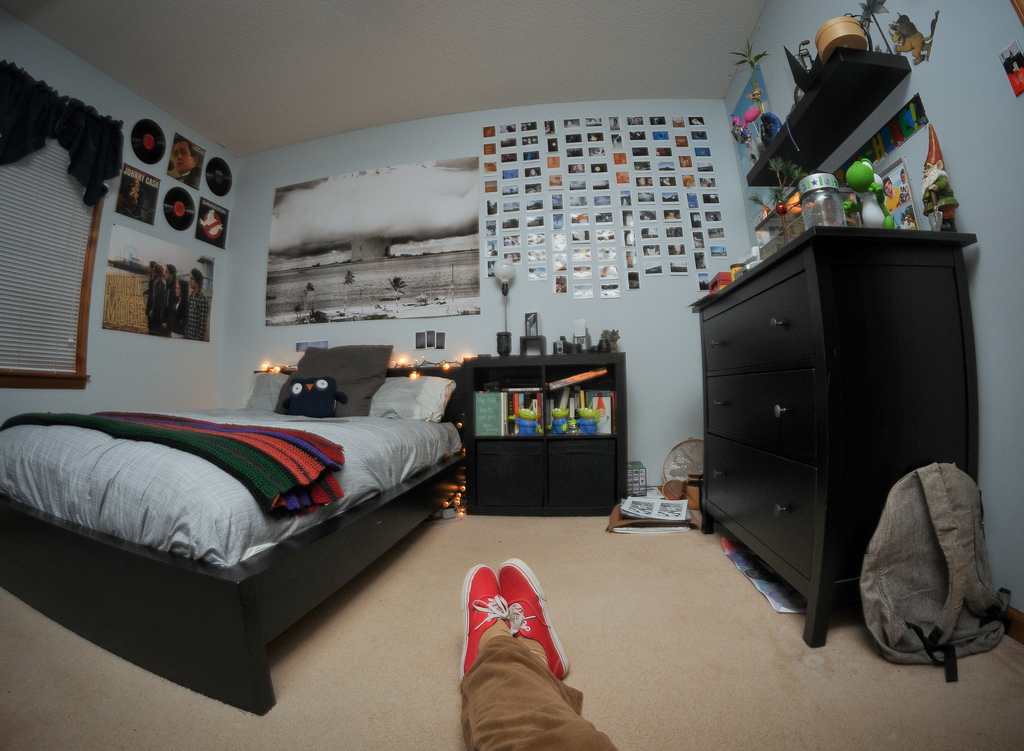 детская спальня по фэн шуй рисунки. комната в стиле скейтеров. бардак в комнате. не видя комнаты. кабинет детектива.