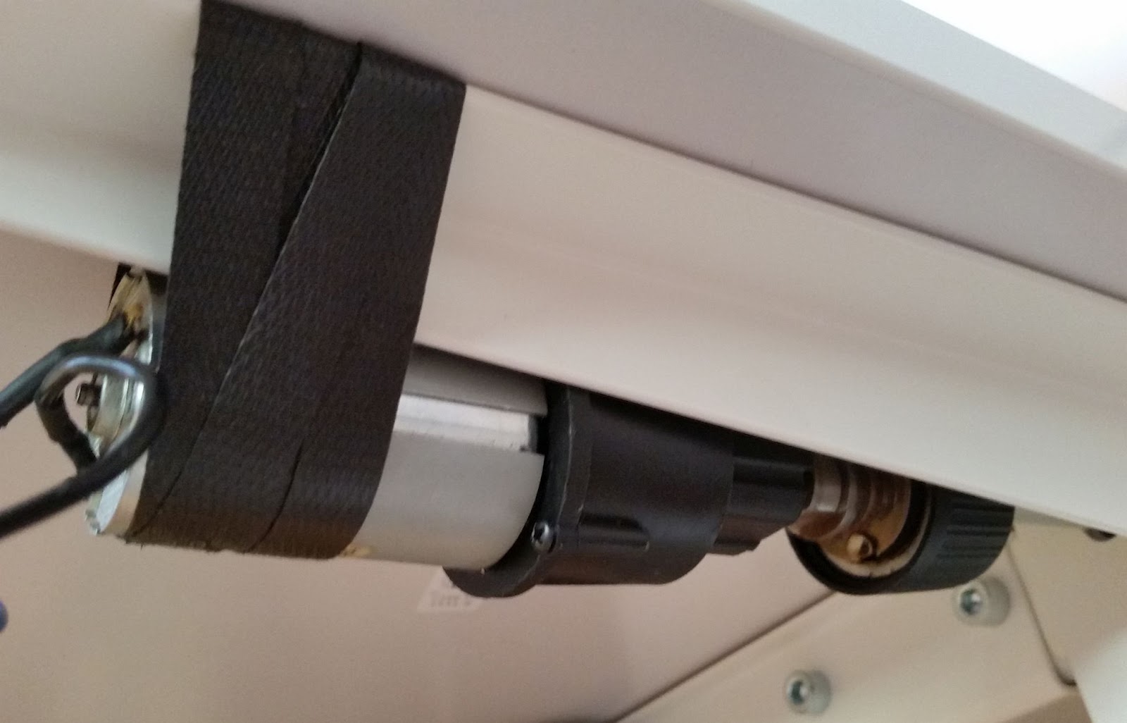 Ikea SKARSTA sit/standing desk hack