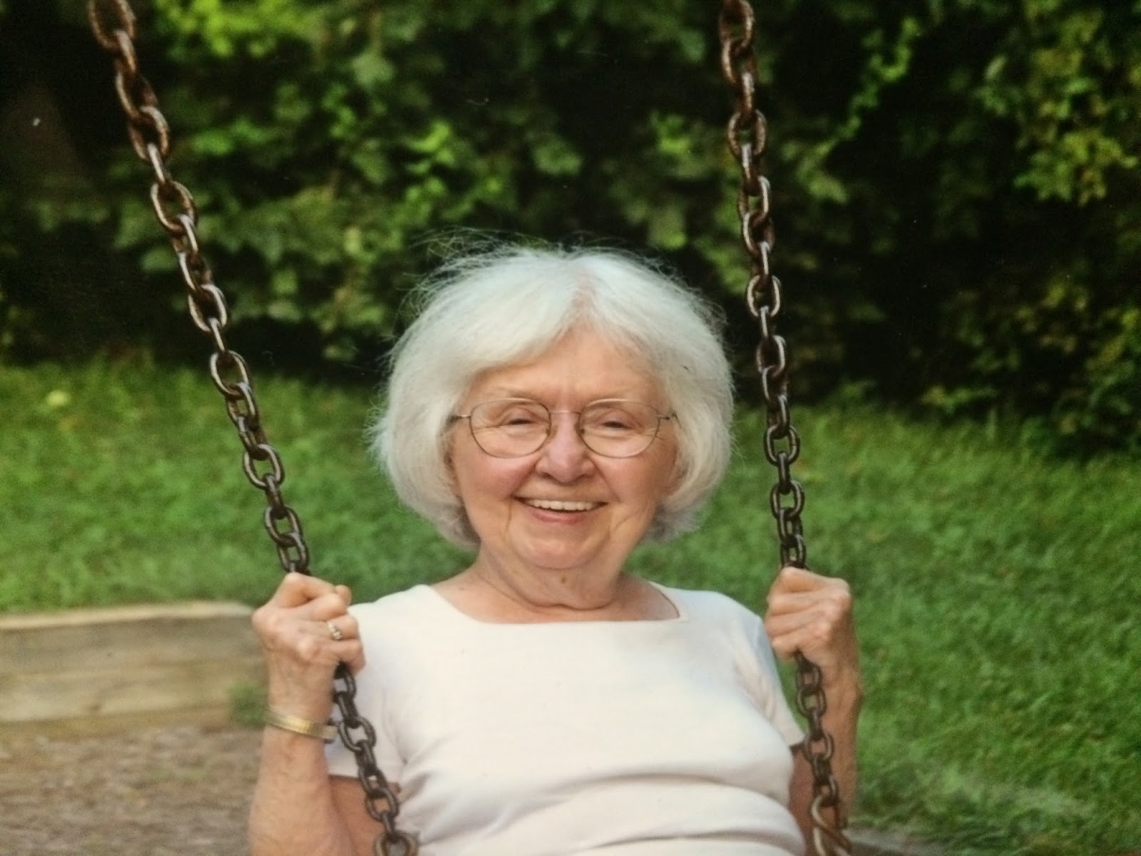 Мохнатка бабушки. Бабушка. Веселые бабушки. Немецкие старушки.
