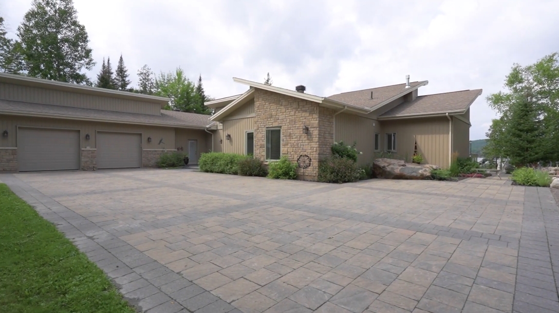 22 Photos vs. 1150 Peninsula Rd, North Bay, ON Interior Design Luxury Home Tour