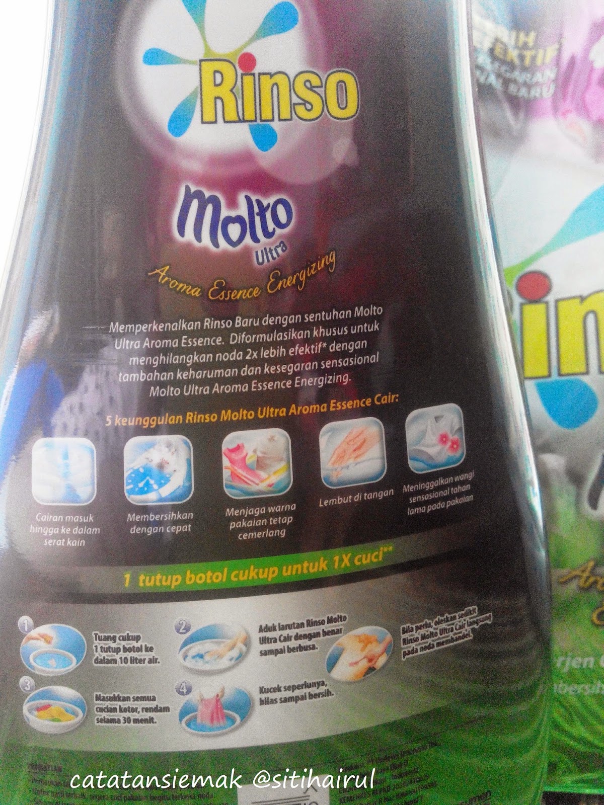 Mengucek Pakaian Dengan Rinso Cair Molto Ultra Aroma Essence Energizing Catatan Emak