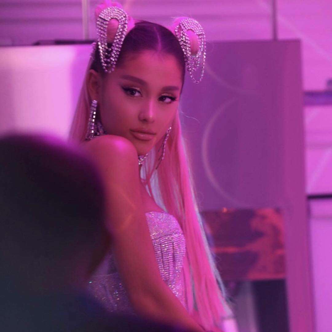 Terjemahan Lirik lagu Ariana Grande – 7 rings - BangRingo