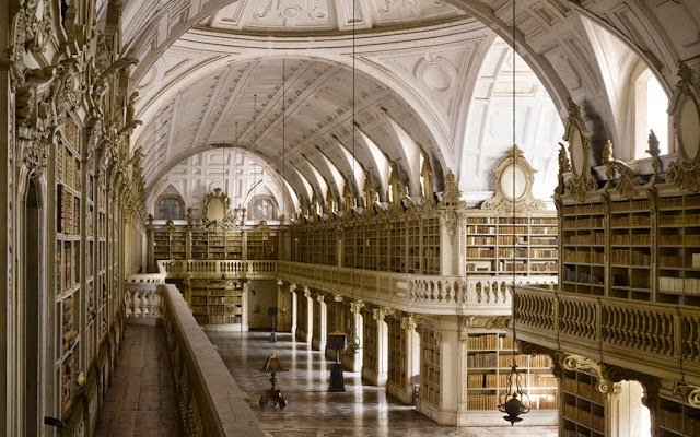 Biblioteca do palácio de Mafra, Portugal