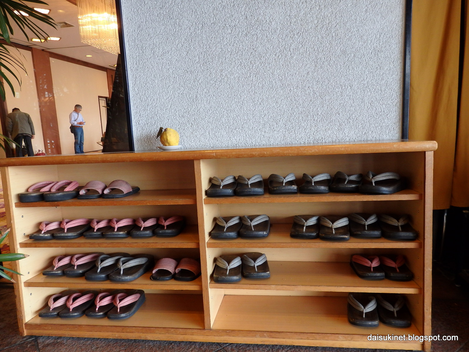 Porque Los Japoneses Se Quitan Los Zapatos - Varios Zapatos