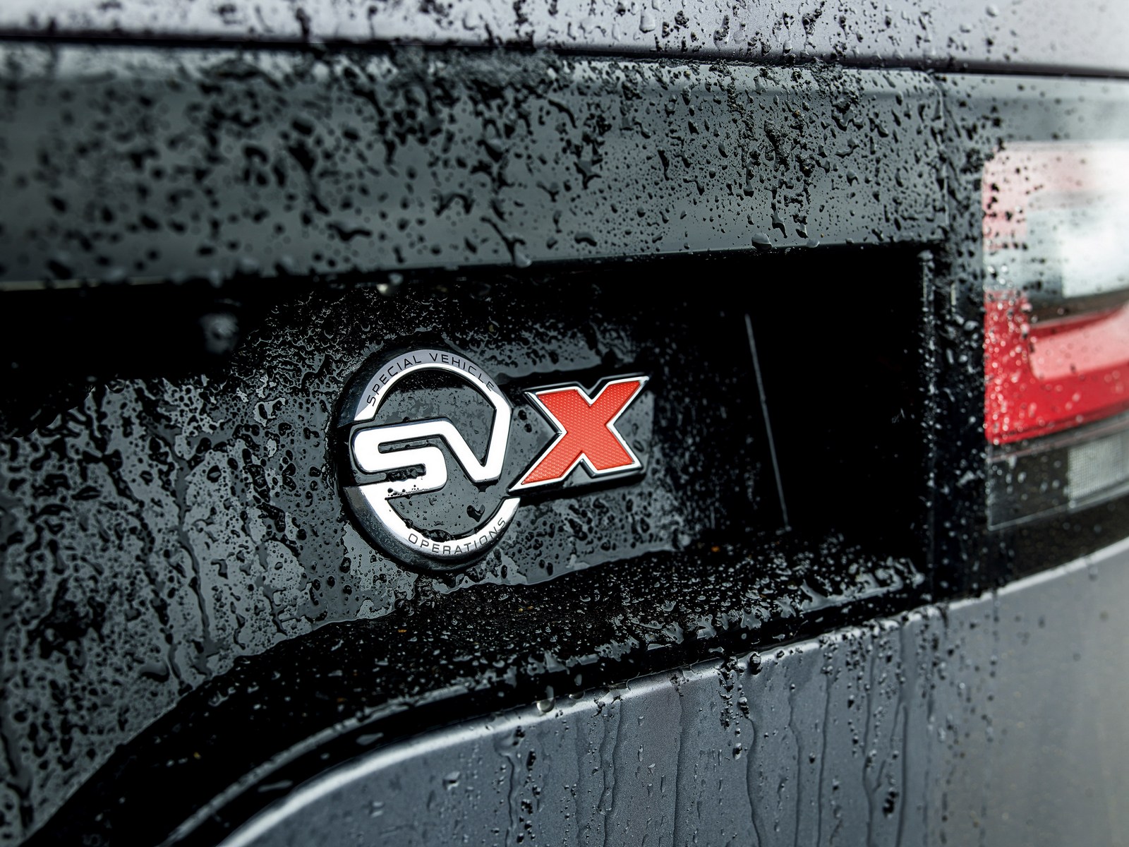 Land-Rover-Discovery-SVX-8.jpg
