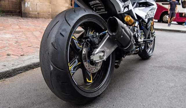 Ban Dan Velg Ukuran Besar - Tip Modifikasi Yamaha Jupiter MX King Exciter Gaya Balap MOTO GP Sporti Keren Abis Ban Dan Velg Ukuran Besar - Tip Modifikasi Yamaha Jupiter MX King Exciter Gaya Balap MOTO GP Sporti Keren Abis