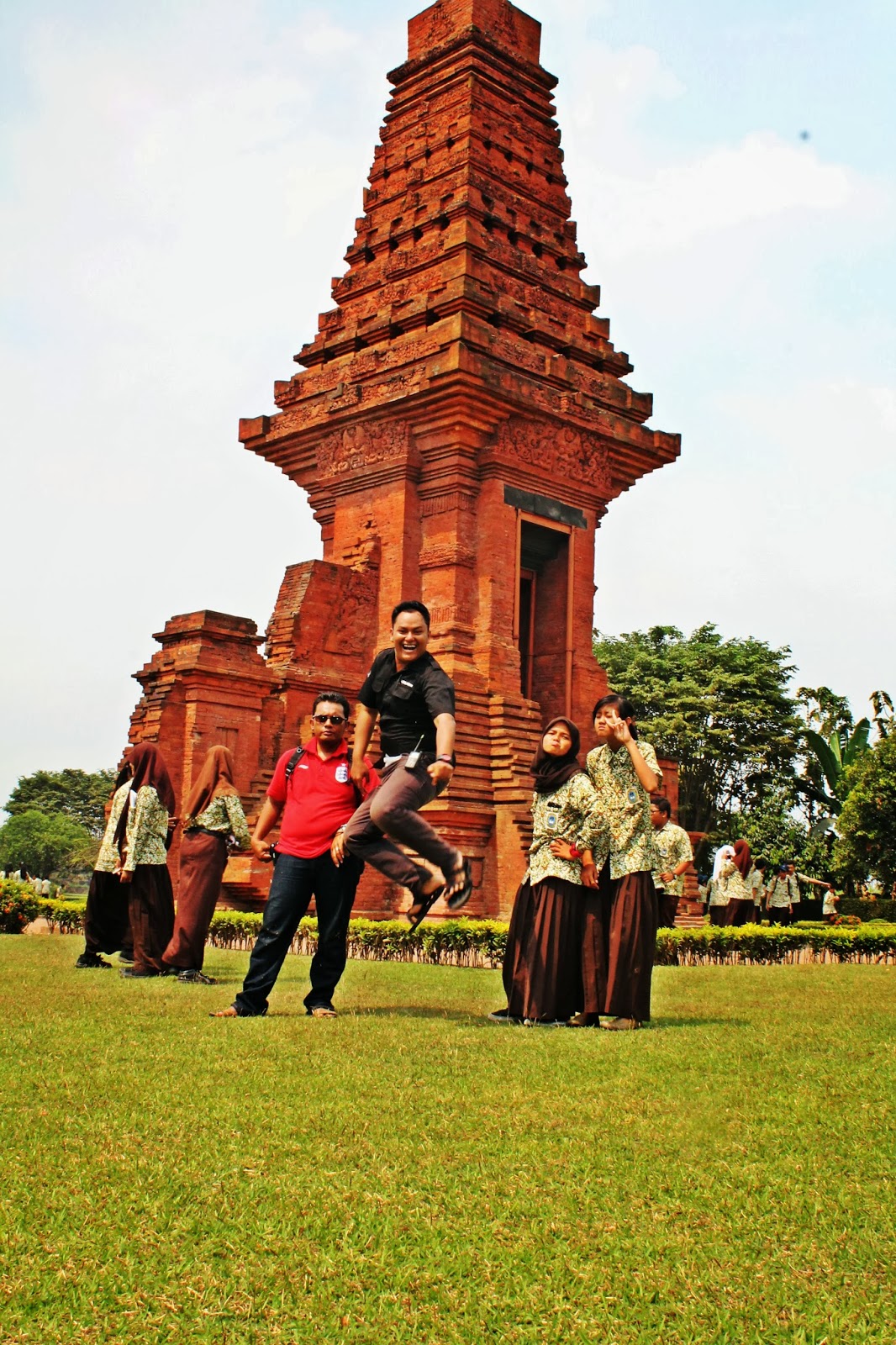 Gambar Uniknya Candi Gentong Trowulan Kisah Sukses Inspirasi Gambar di