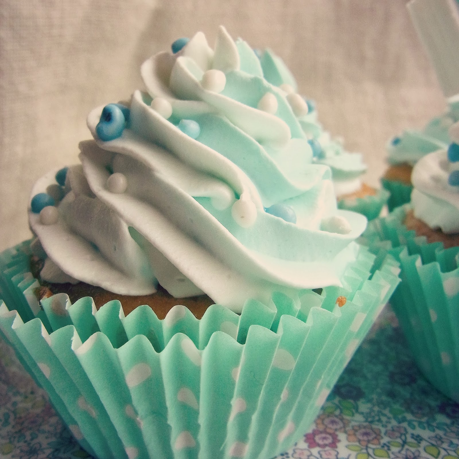i cupcakes ai mirtilli più dolci del mondo (ovvero l'inizio di una svolta verso il celeste)