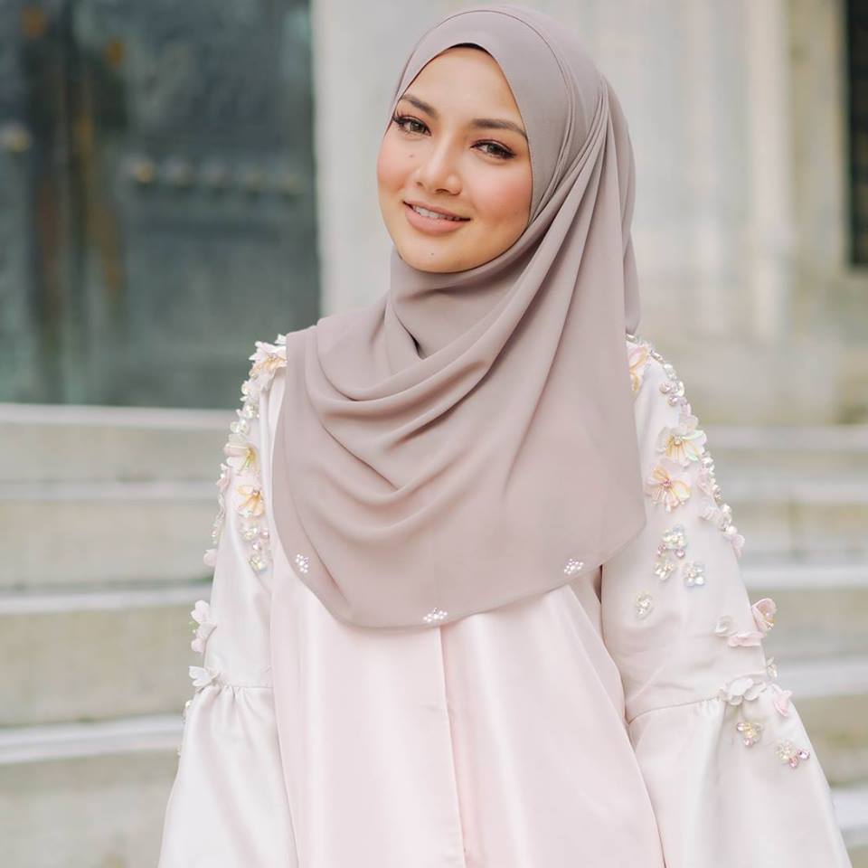 naelofar swimming hijab
