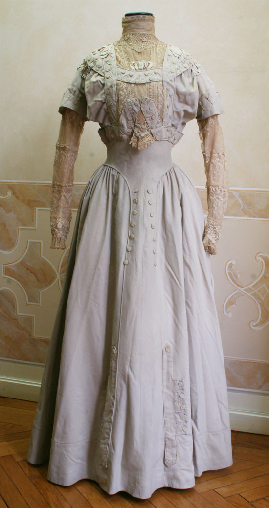 i love historical clothing dress 1915