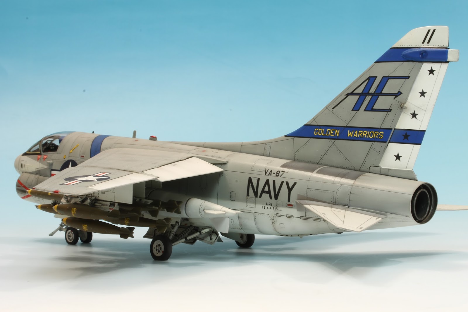 Hobby boss. B007b/2a. Aichi b7a2 attack bomber ryusei kai. як-7б кабина. F-111 aardvark.