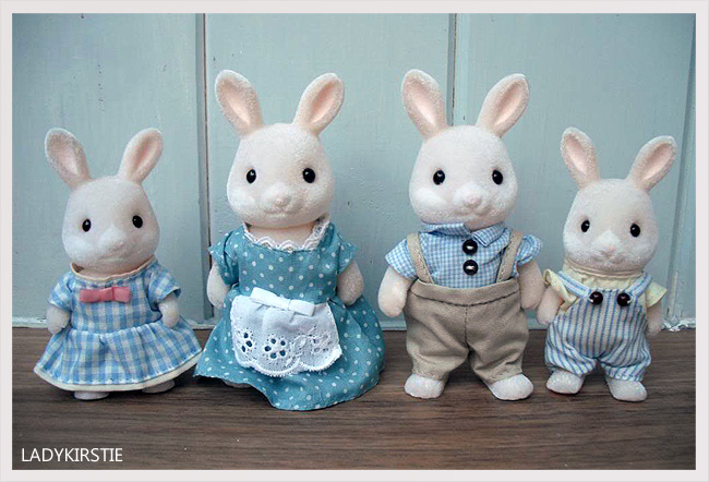 Sylvanian Town: Sparkle Rabbit Family
