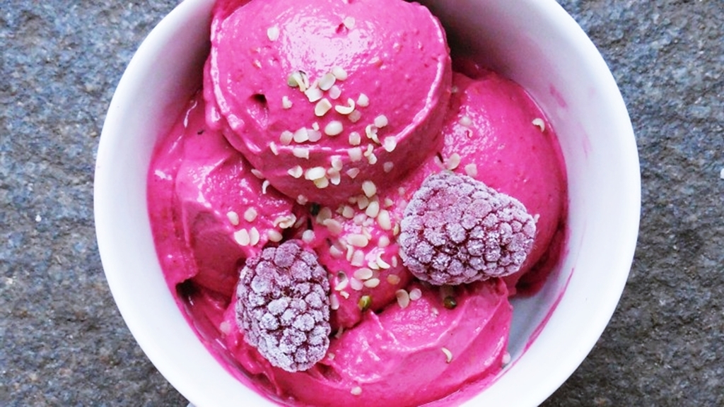 Himbeer-Eis mit Hanf - Raspberry ice cream with hemp recipe