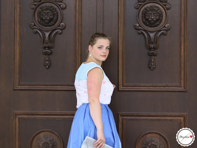 Freebook Clutch Oribel, Capone von Unikatze, Frühsommer von "die wilde Matrossel" Wieviel "Beuatyblogger" muss ein Nähblogger sein? Und welche Rollen stecken in uns nähenden Bloggerinnen? Eine Auseinandersetzung mit Innen- und Außensicht.