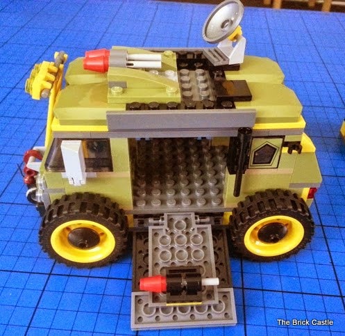 LEGO TMNT Turtle Van Takedown Set 79115 Review vehicle build side angle