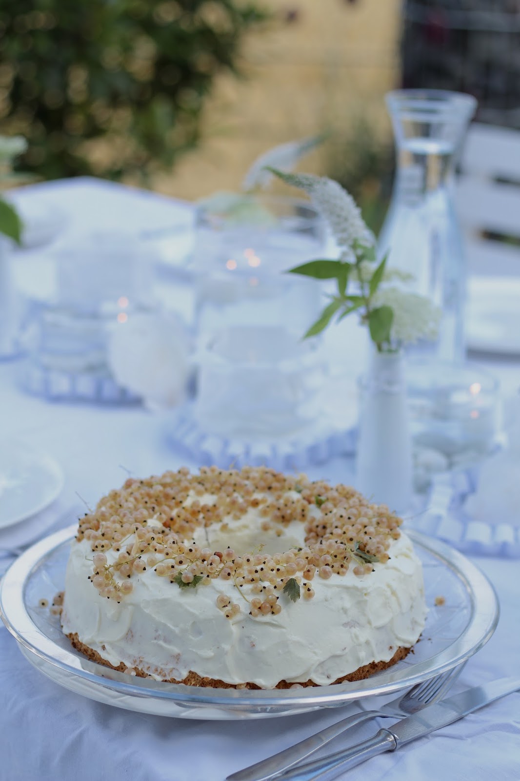 White Dinner 2017 - Angel Food Cake mit weißen Johannisbeeren und zarte ...