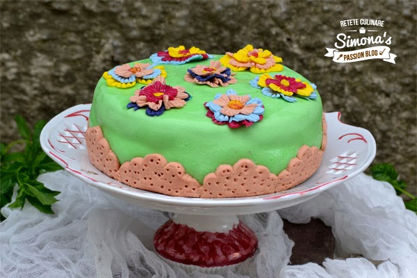 Tort cu crema de ciocolata alba si menta