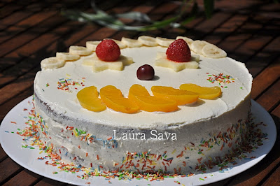 Tort cu capsuni