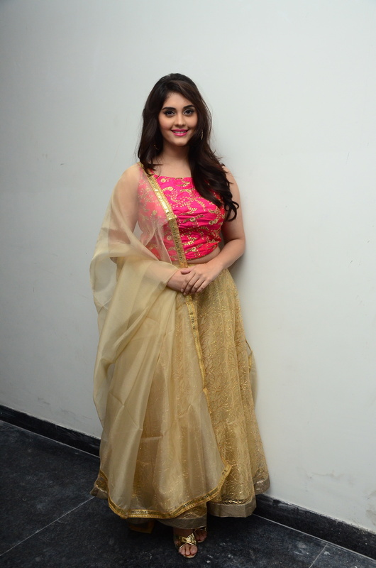 beautiful girls in lehenga