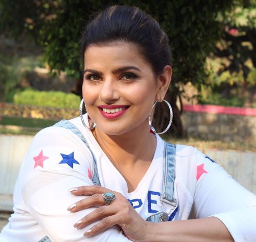 Madhu Sharma Latest Updates, Hd Images, News, Family Today Updates, NEWS