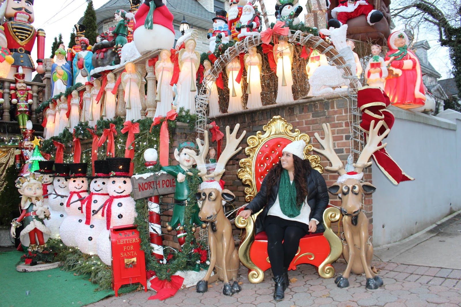 Holiday Lights in Dyker Heights | Brooklyn, NYC | Wanderlust Beauty Dreams