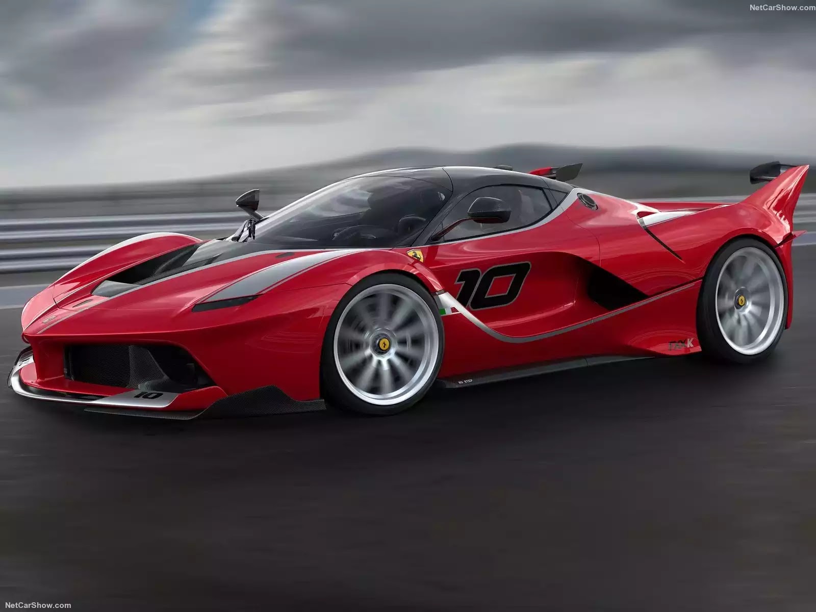 Siêu xe Ferrari LaFerrari dùng chán bán rẻ hơn 72 tỷ