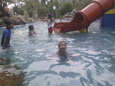 Naila in Pool Kids Waterpark