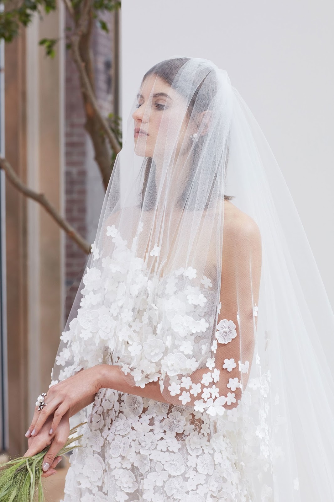 Exquisite Bridal Gowns: Oscar de la Renta