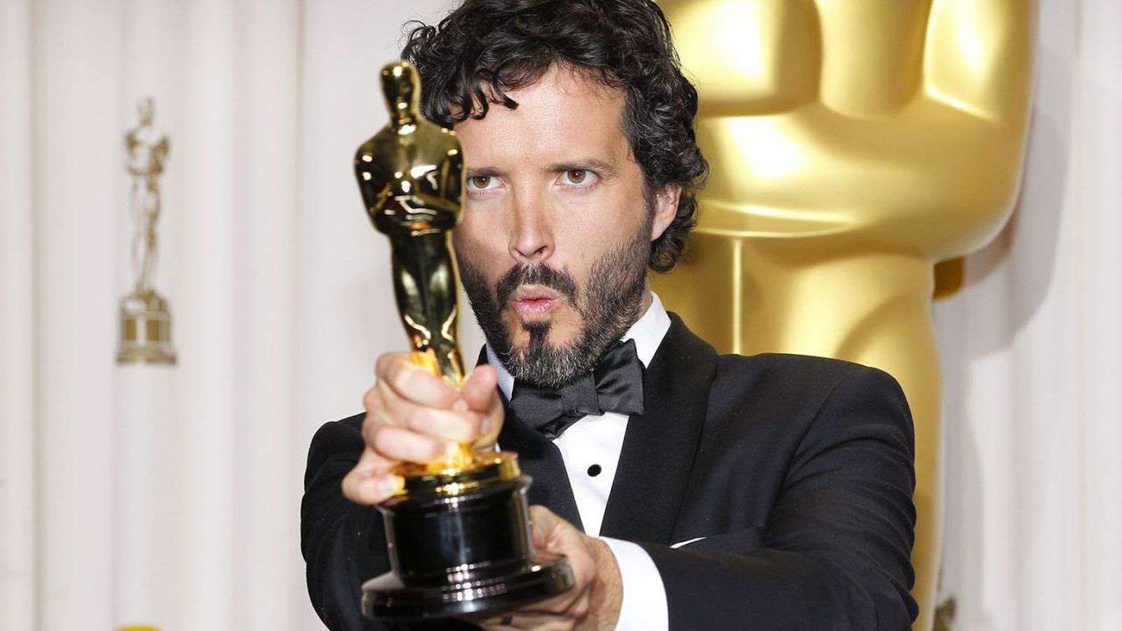 церемония оскар. дэниел дэй-льюис оскар. леонардо ди каприо оскар. у какого больше всего оскаров. джон форд с оскаром.