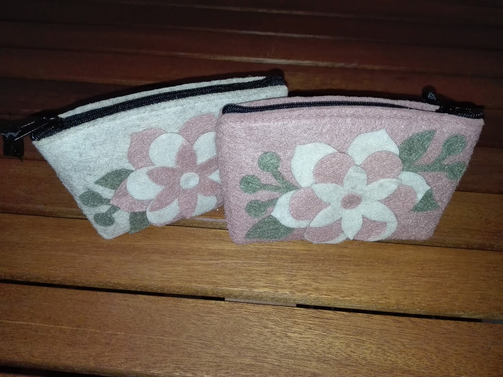 Piccole Idee Regalo Per Natale.Le Piccole Creazioni Di Roberta Idee Regalo Per Natale Portamonete E Astucci In Feltro