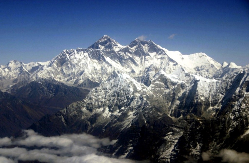 Did an earthquake shrink Mount Everest? - Geology In