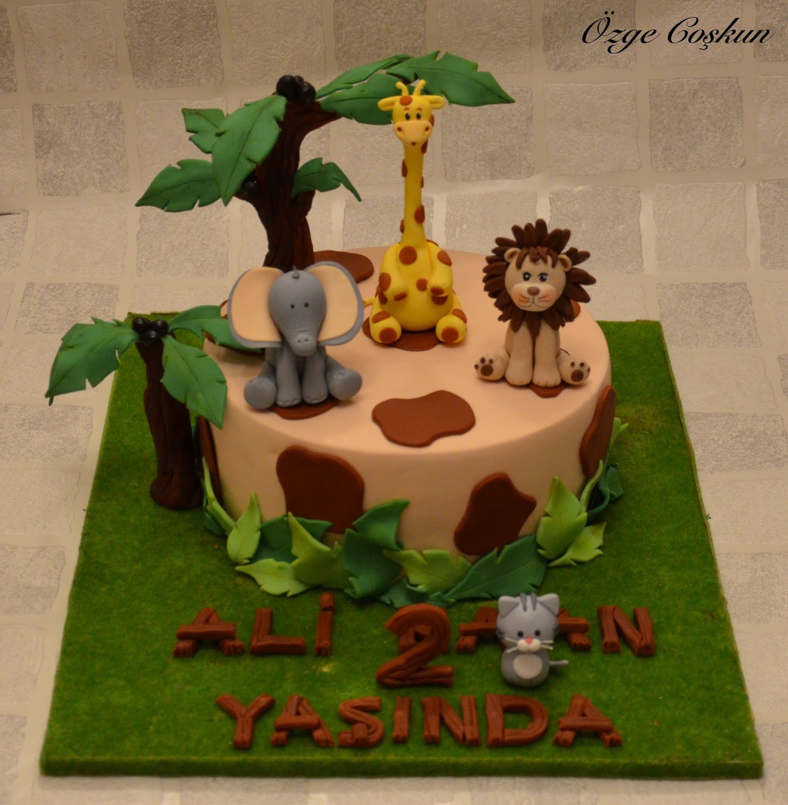 Tatlı Sürprizler Yap!!! SAFARİ KONSEPT PASTA&amp; CAKE POPS