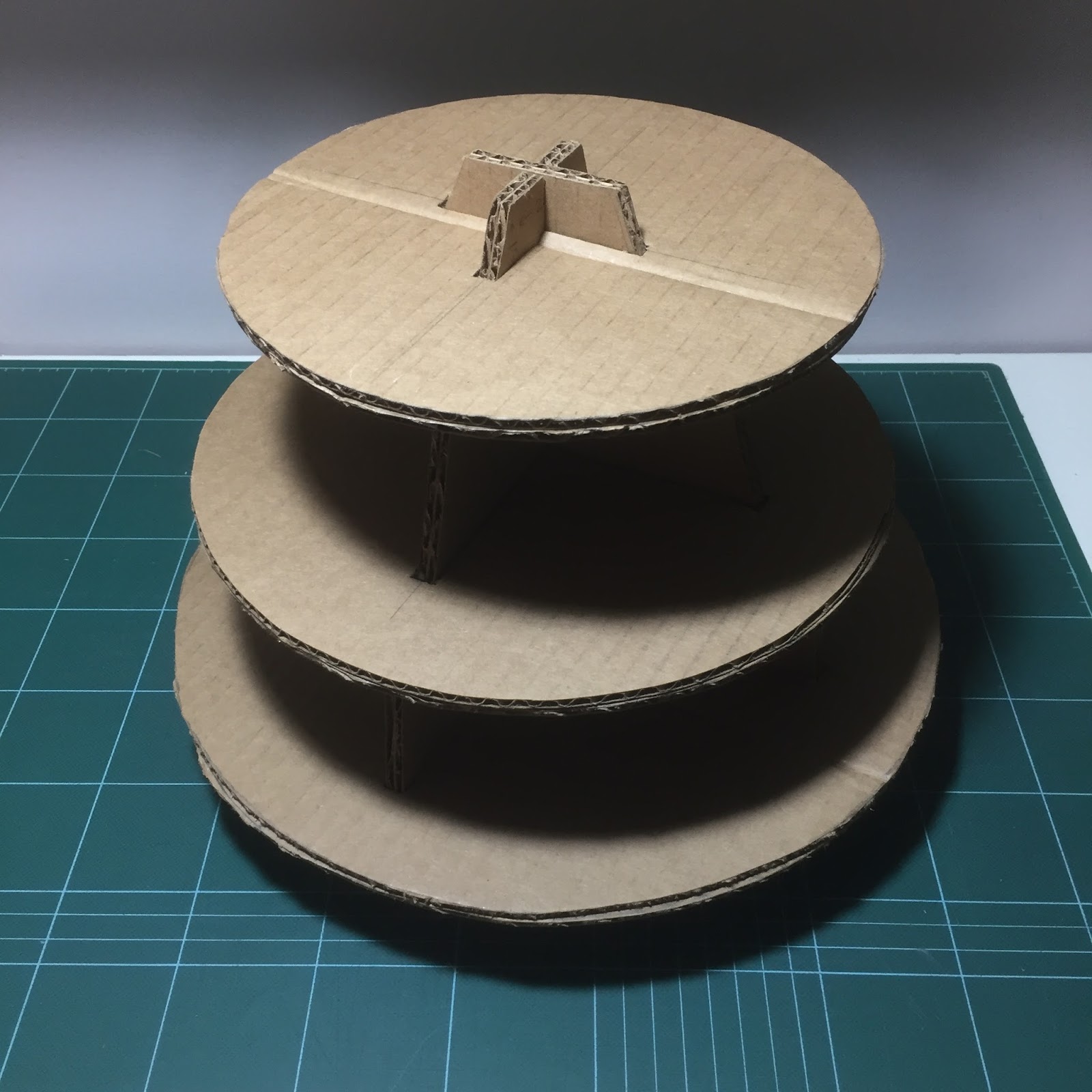 Stick This DIY Cardboard Cupcake Stand