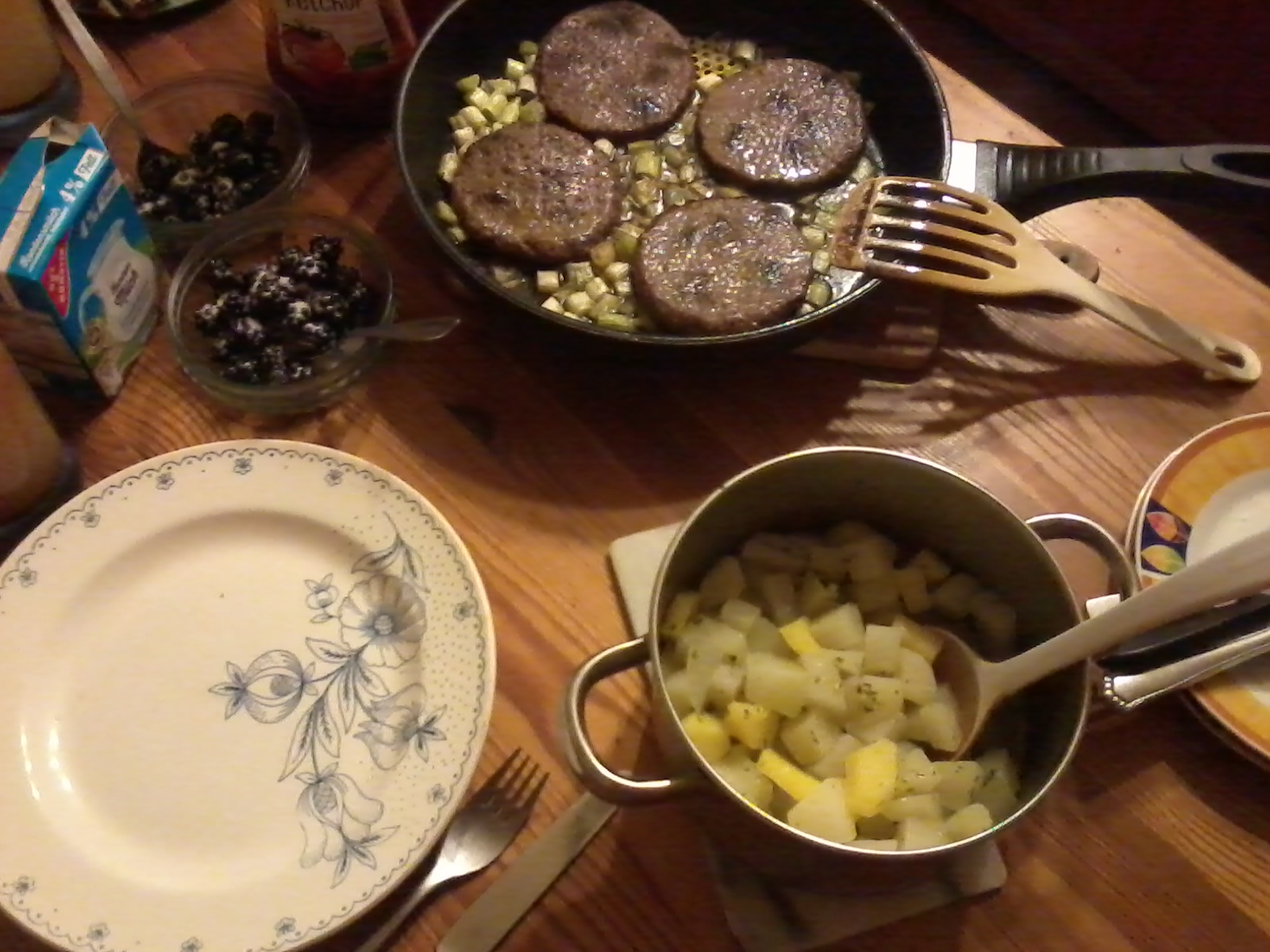 Hartz IV-Rezepte und bezahlbare Gesundheitstipps: Rinderhacksteaks mit ...