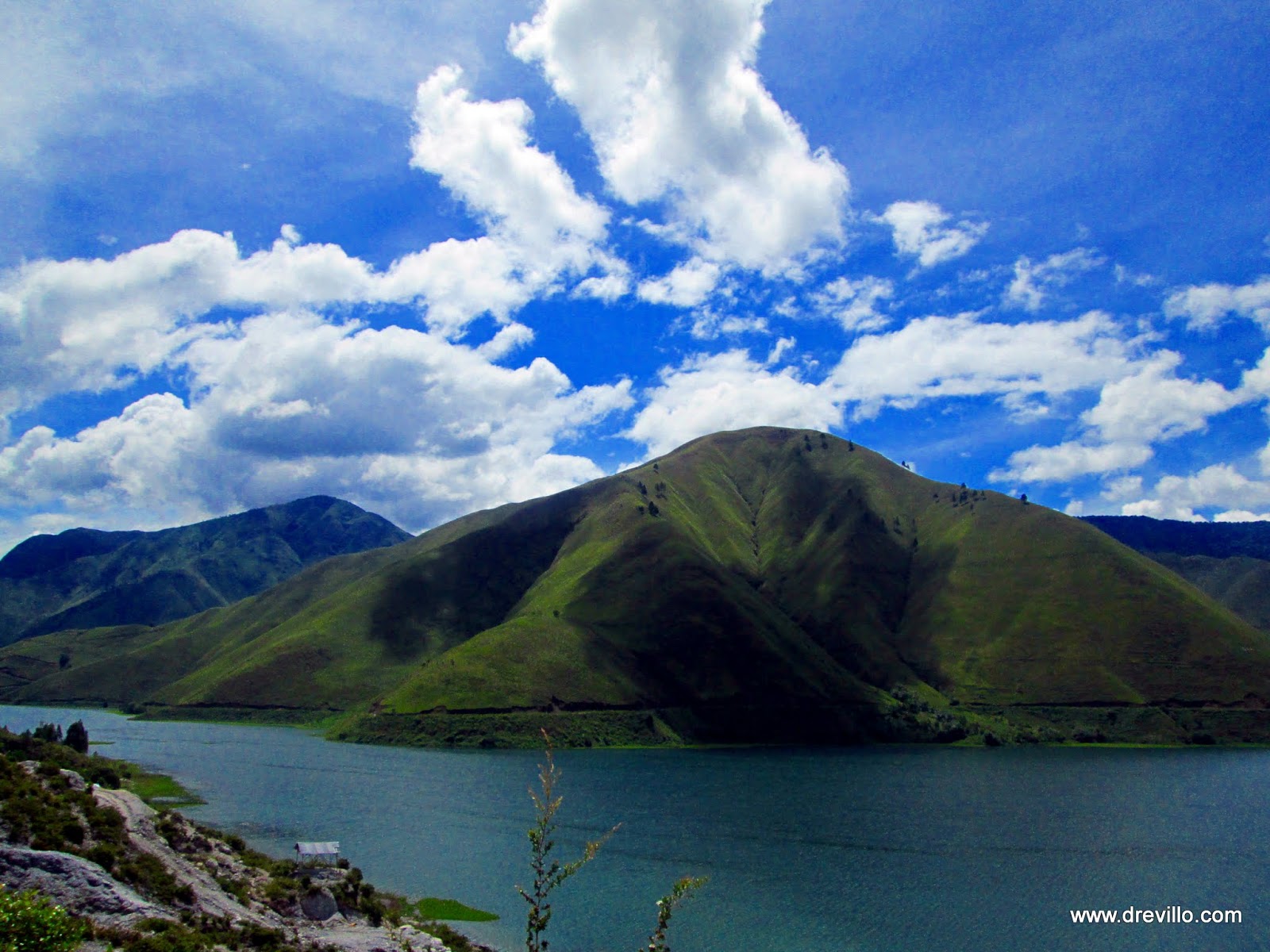 Bona Pasogit : Berkunjung ke Pulau Samosir