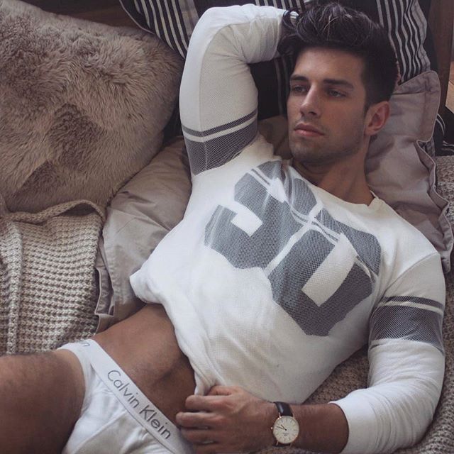 13129815_1738612359712425_1215661550_n.j