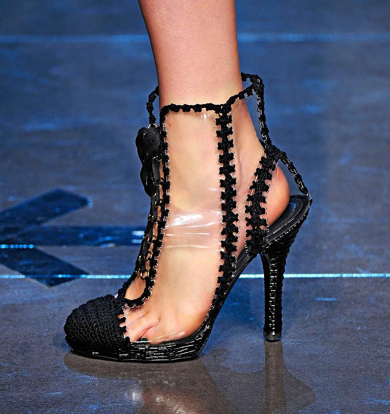 Fashion & Lifestyle: Dolce & Gabbana Black Shoes...Spring 2012 Womenswear