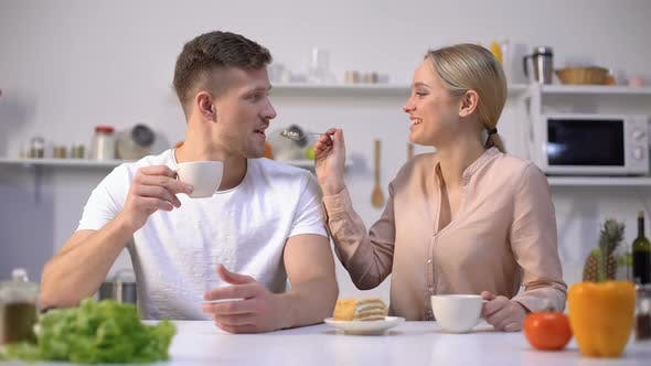 Wow! Rupanya Jadi Vegetarian Bisa Mengharmoniskan Hubungan Suami Istri Lho!