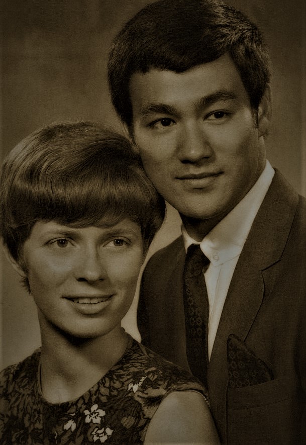 BRUCE LEE ΜΠΡΟΥΣ ΛΗ (19401973) Μέρος