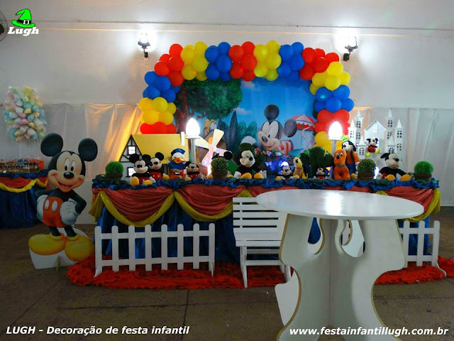 Mickey Mouse - Decoração tradicional luxo Decoração festa Mickey Mouse - Mesa tradicional forrada com toalhas em tecido