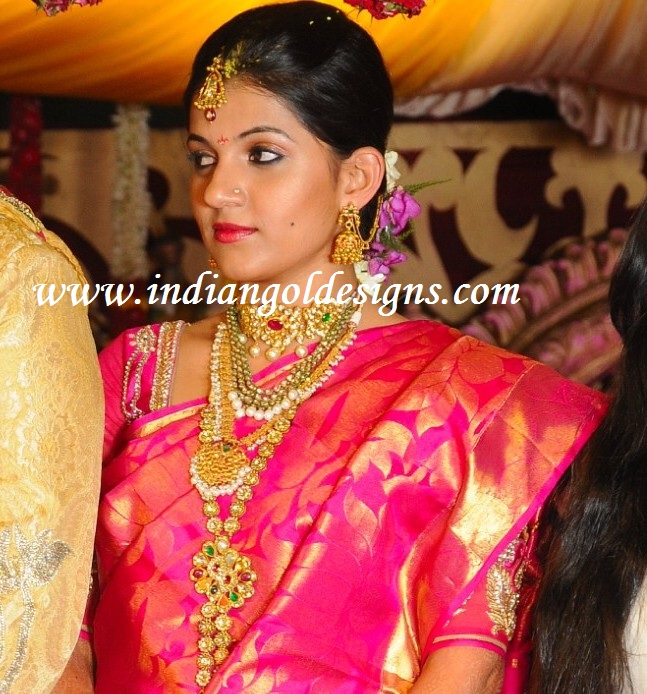 Gold and Diamond jewellery designs: south indian bridal jewellery