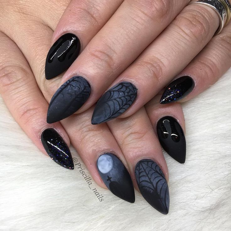 Great gothic nails!